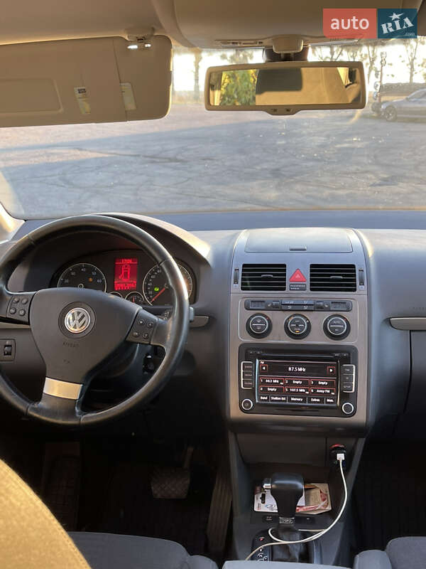 Минивэн Volkswagen Touran 2008 в Сарнах
