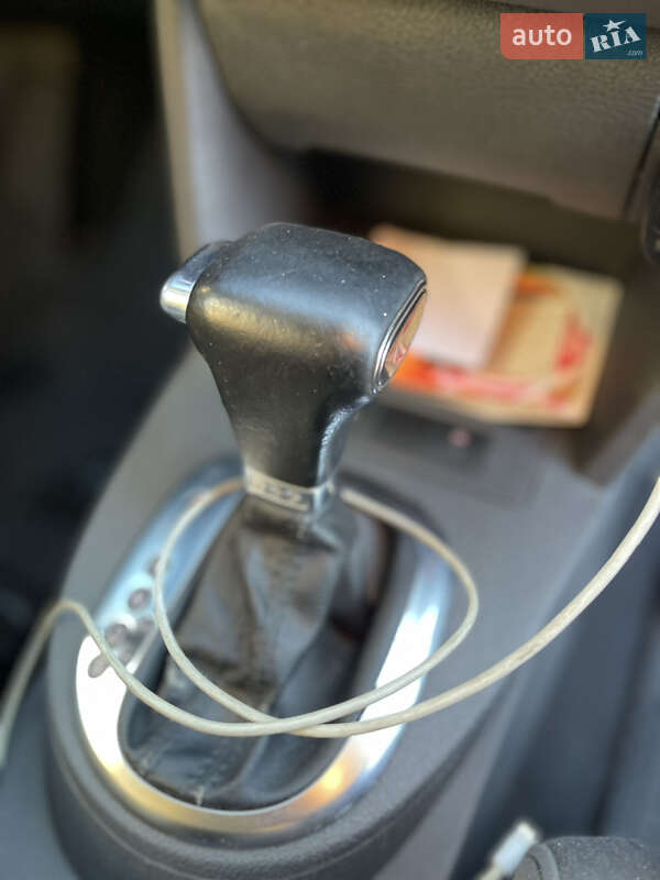 Минивэн Volkswagen Touran 2008 в Сарнах