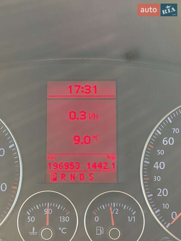 Минивэн Volkswagen Touran 2008 в Сарнах