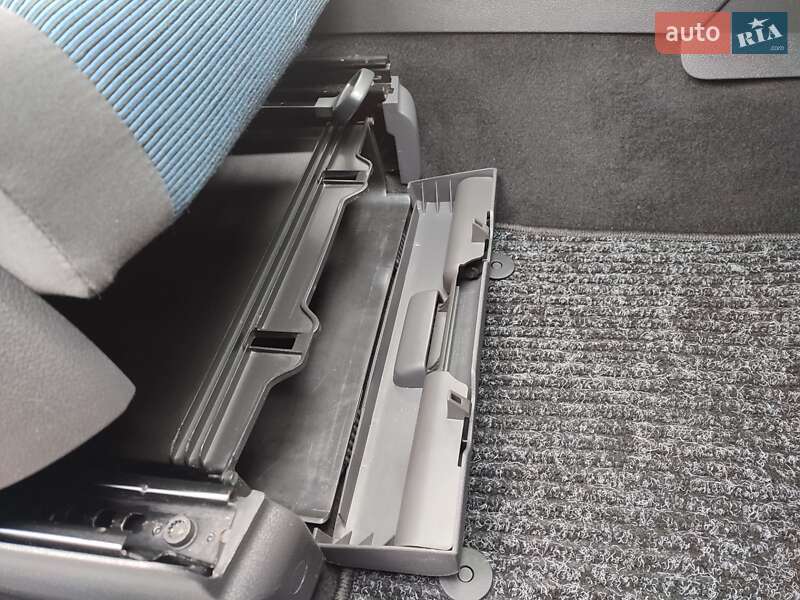 Минивэн Volkswagen Touran 2010 в Житомире фото 24 Минивэн Volkswagen Touran 2010 в Житомире