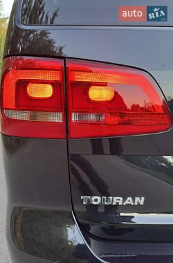 Минивэн Volkswagen Touran 2012 в 