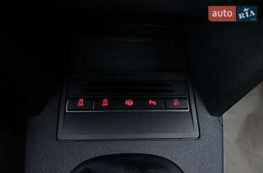 Минивэн Volkswagen Touran 2012 в 