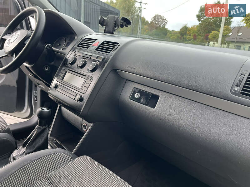 Минивэн Volkswagen Touran 2003 в Львове