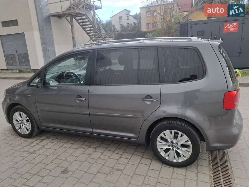 Мінівен Volkswagen Touran 2014 в Львові фото 24 Мінівен Volkswagen Touran 2014 в Львові
