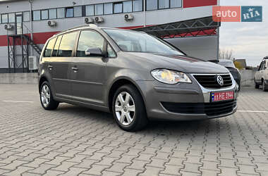Минивэн Volkswagen Touran 2007 в 