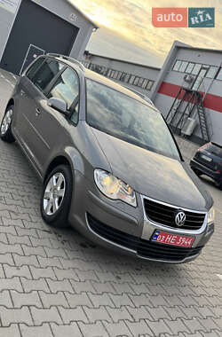 Минивэн Volkswagen Touran 2007 в 