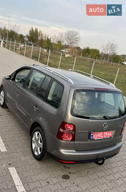 Минивэн Volkswagen Touran 2007 в 