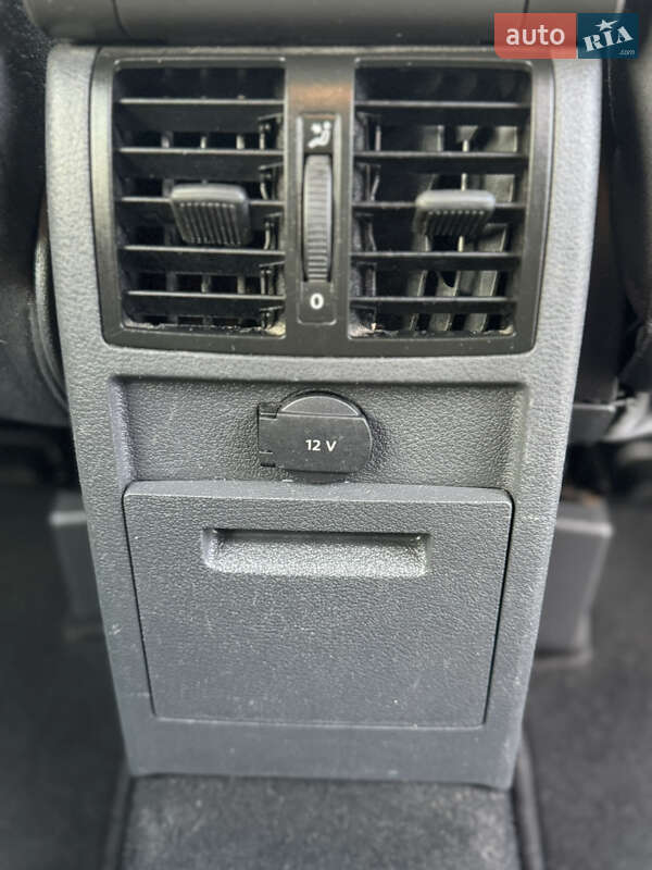 Минивэн Volkswagen Touran 2007 в Нововолынске