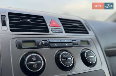 Минивэн Volkswagen Touran 2007 в 