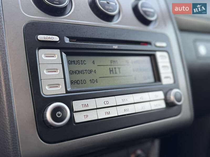 Минивэн Volkswagen Touran 2007 в Нововолынске