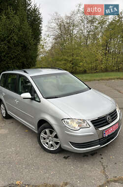 Минивэн Volkswagen Touran 2008 в Золотоноше