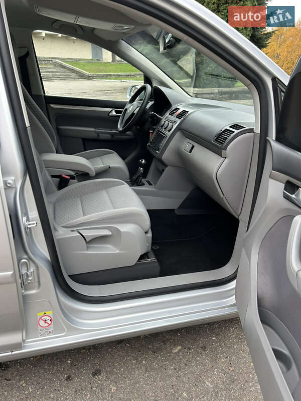 Минивэн Volkswagen Touran 2008 в Золотоноше фото 37 Минивэн Volkswagen Touran 2008 в Золотоноше