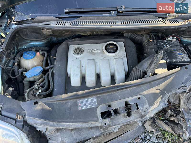 Мінівен Volkswagen Touran 2003 в Одесі