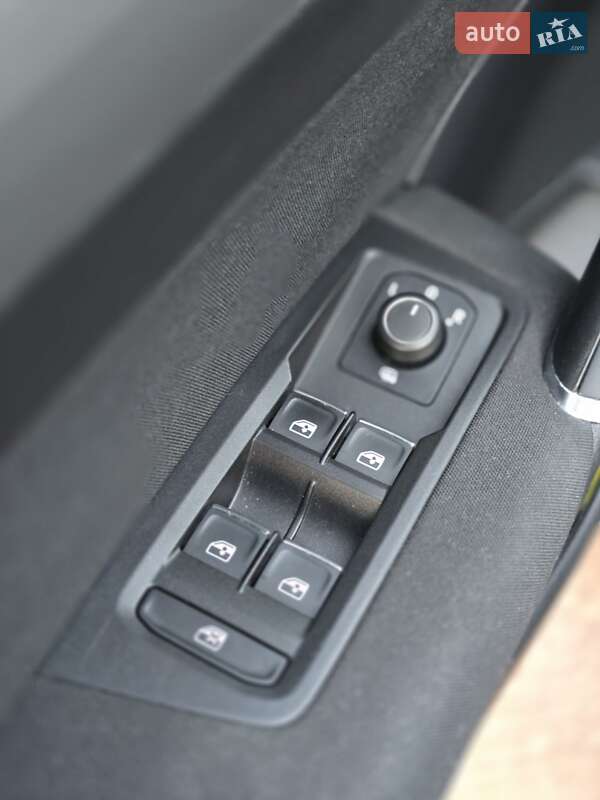 Мікровен Volkswagen Touran 2017 в Бориславі