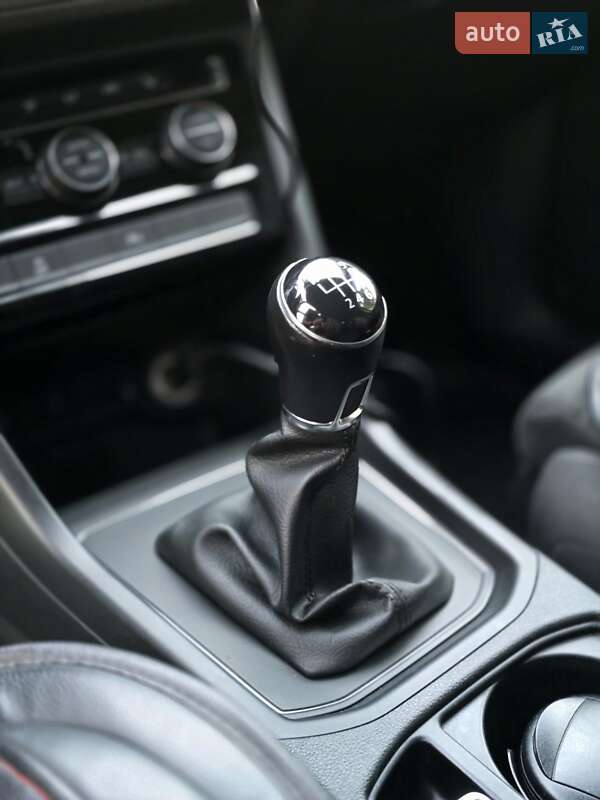 Мікровен Volkswagen Touran 2017 в Бориславі