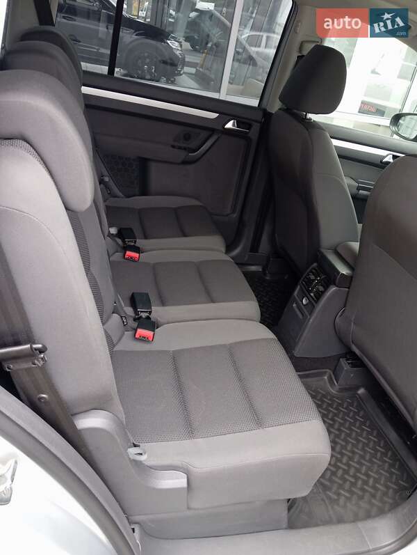Минивэн Volkswagen Touran 2012 в Киеве фото 27 Минивэн Volkswagen Touran 2012 в Киеве
