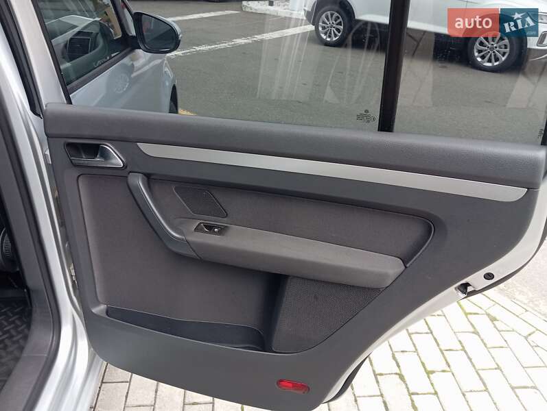 Минивэн Volkswagen Touran 2012 в Киеве фото 28 Минивэн Volkswagen Touran 2012 в Киеве