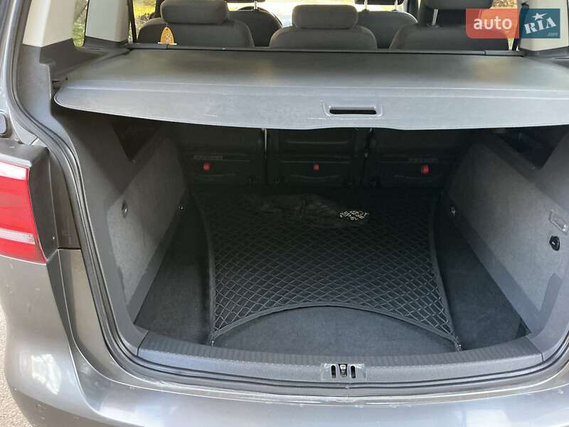 Мінівен Volkswagen Touran 2014 в Києві