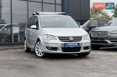 Минивэн Volkswagen Touran 2007 в Нововолынске