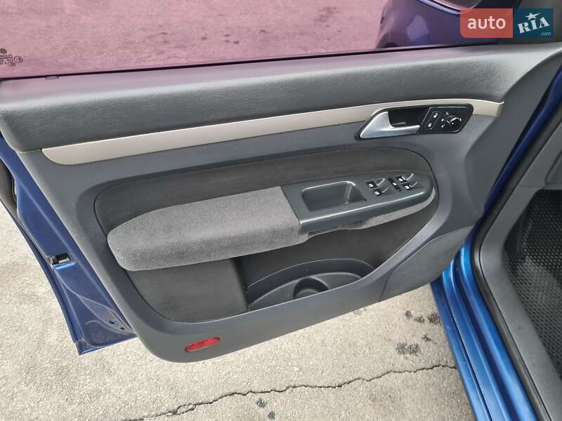 Минивэн Volkswagen Touran 2007 в Виннице