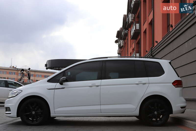 Микровэн Volkswagen Touran 2018 в Дрогобыче