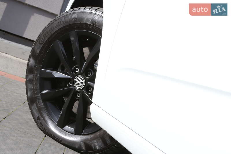 Микровэн Volkswagen Touran 2018 в Дрогобыче