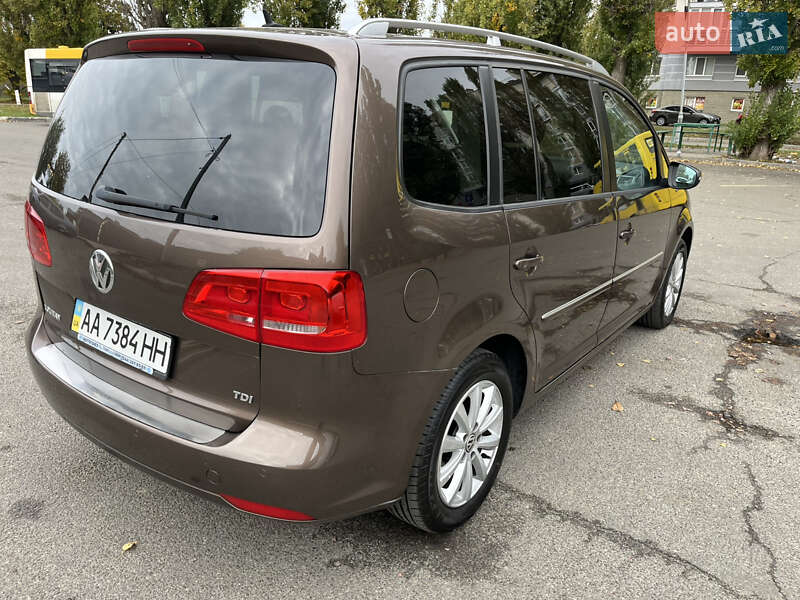 Минивэн Volkswagen Touran 2012 в Киеве