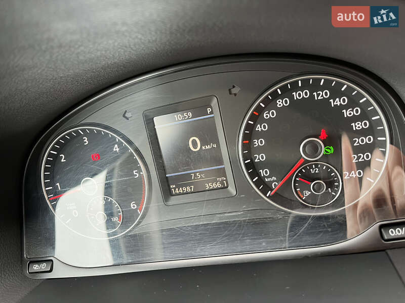 Минивэн Volkswagen Touran 2012 в Киеве