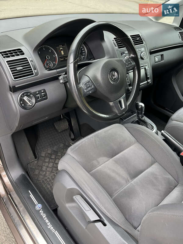 Минивэн Volkswagen Touran 2012 в Киеве
