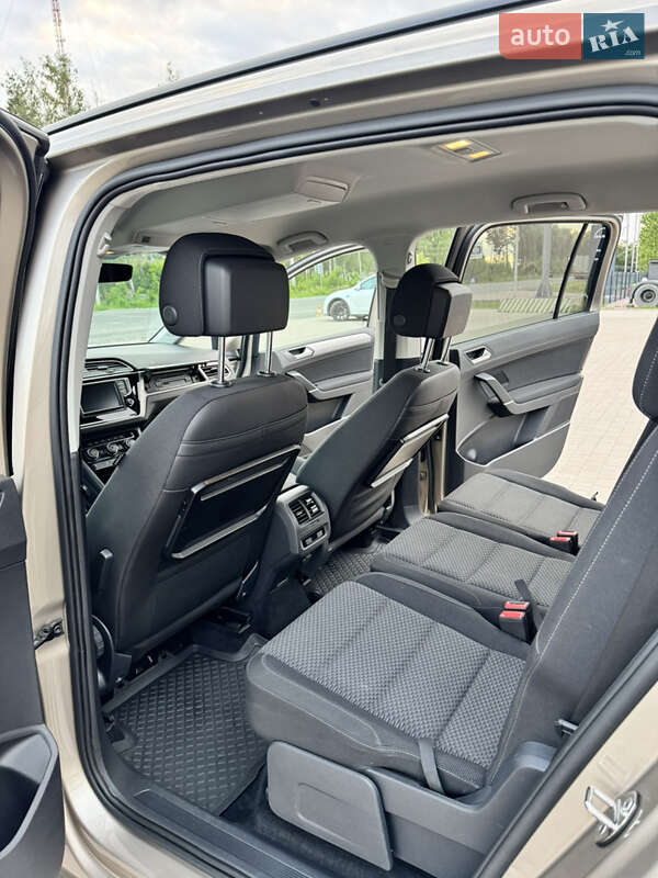 Микровэн Volkswagen Touran 2017 в Луцке фото 17 Микровэн Volkswagen Touran 2017 в Луцке