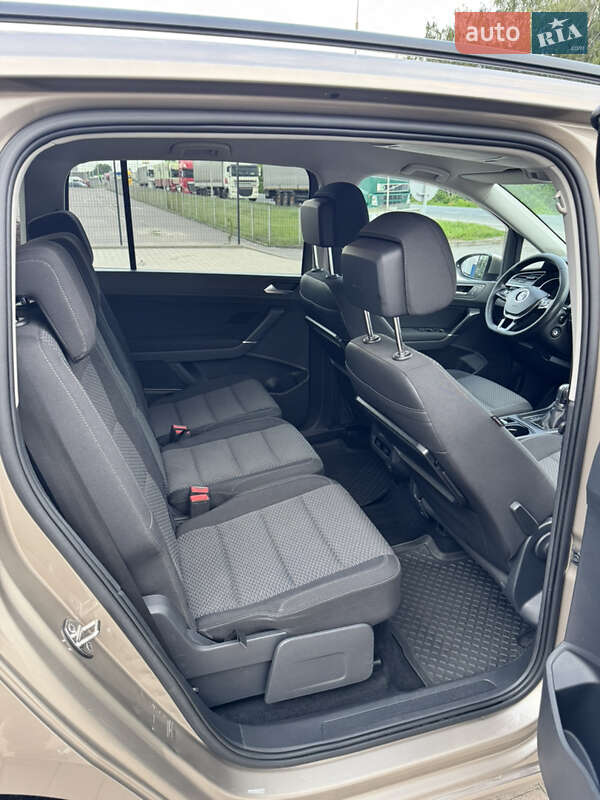 Микровэн Volkswagen Touran 2017 в Луцке фото 21 Микровэн Volkswagen Touran 2017 в Луцке