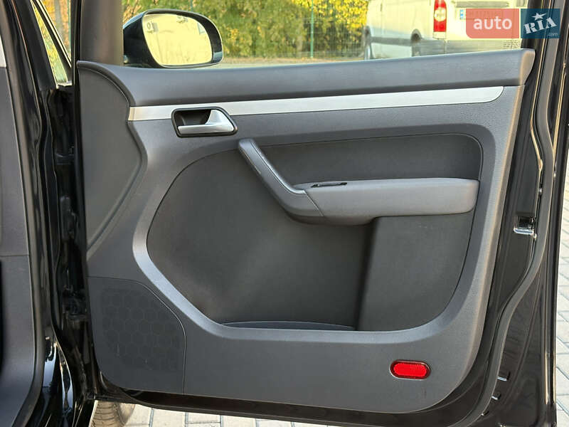 Минивэн Volkswagen Touran 2009 в Житомире фото 48 Минивэн Volkswagen Touran 2009 в Житомире