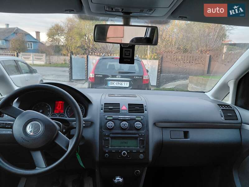Минивэн Volkswagen Touran 2006 в Ровно