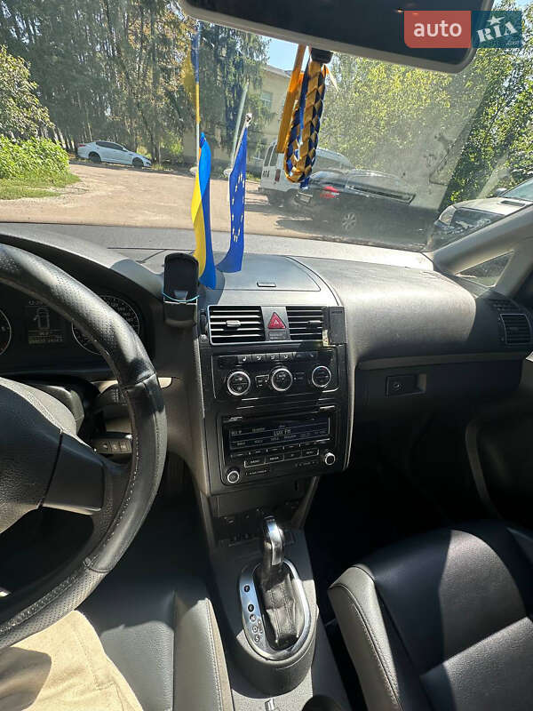 Минивэн Volkswagen Touran 2014 в Житомире