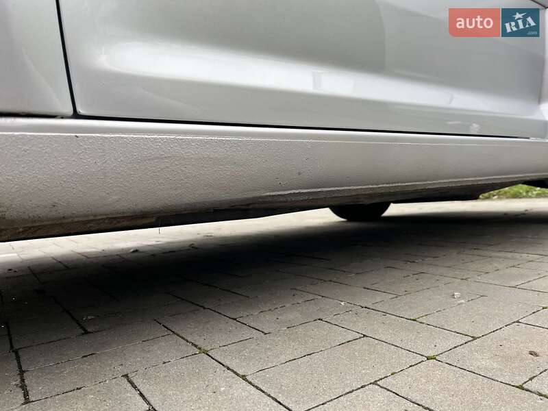 Минивэн Volkswagen Touran 2004 в Умани фото 10 Минивэн Volkswagen Touran 2004 в Умани