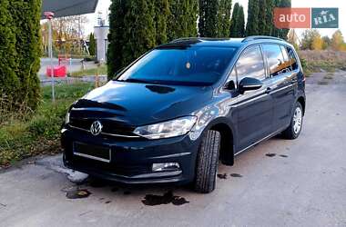 Мінівен Volkswagen Touran 2015 в Почаєві