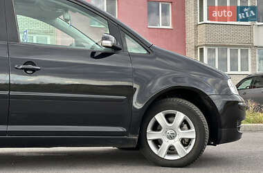 Минивэн Volkswagen Touran 2006 в 