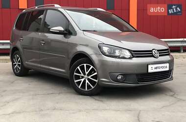 Минивэн Volkswagen Touran 2010 в Киеве