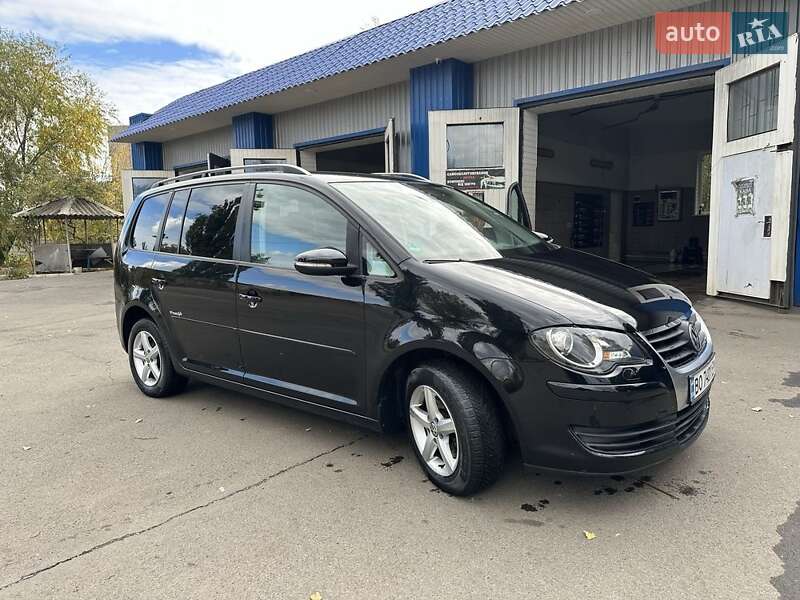 Минивэн Volkswagen Touran 2009 в Кривом Роге фото 6 Минивэн Volkswagen Touran 2009 в Кривом Роге