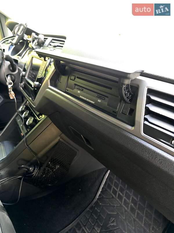 Мікровен Volkswagen Touran 2017 в Бориславі