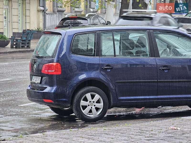 Мінівен Volkswagen Touran 2010 в Києві фото 4 Мінівен Volkswagen Touran 2010 в Києві
