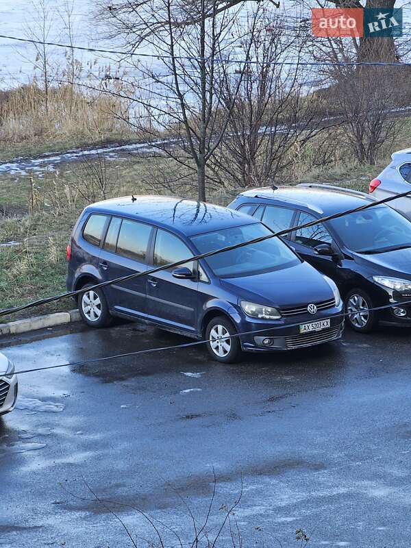 Мінівен Volkswagen Touran 2010 в Києві фото 8 Мінівен Volkswagen Touran 2010 в Києві