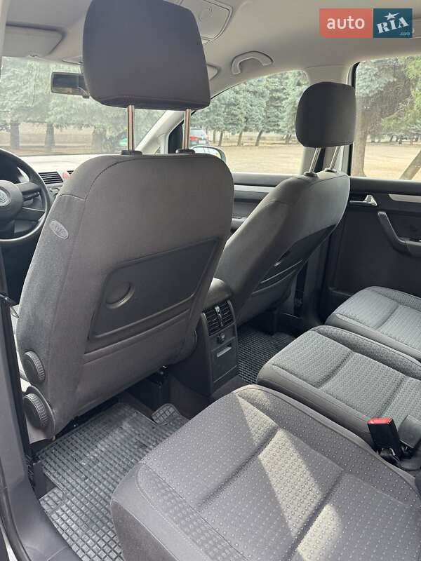 Мінівен Volkswagen Touran 2005 в Вознесенську фото 10 Мінівен Volkswagen Touran 2005 в Вознесенську