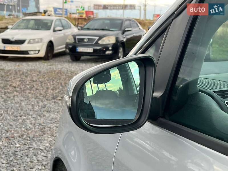 Мінівен Volkswagen Touran 2012 в Львові