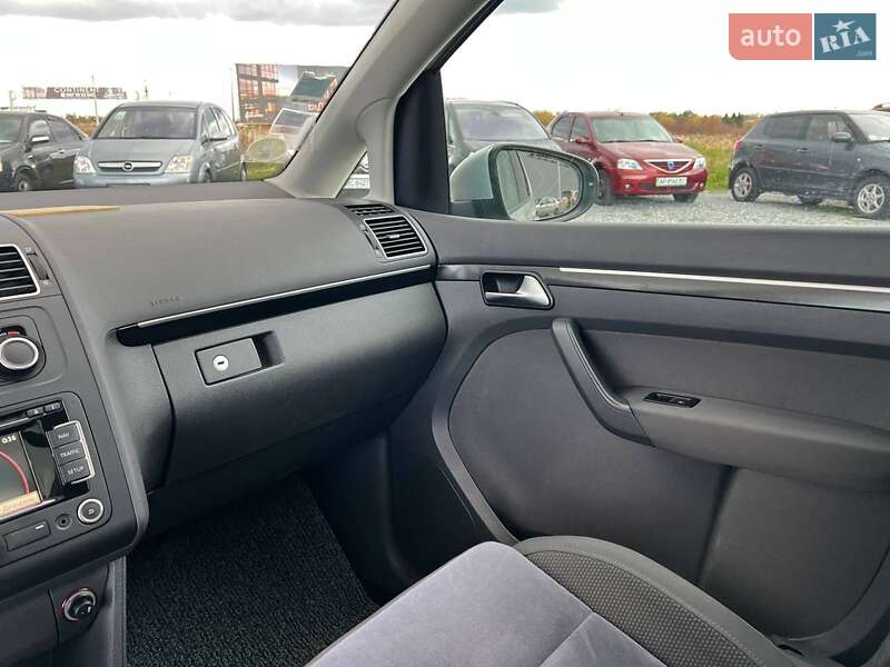 Мінівен Volkswagen Touran 2012 в Львові