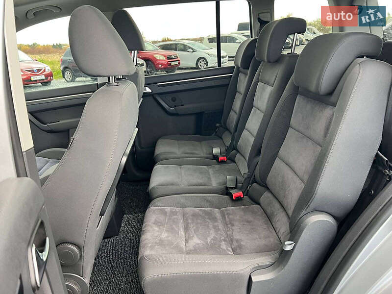 Мінівен Volkswagen Touran 2012 в Львові