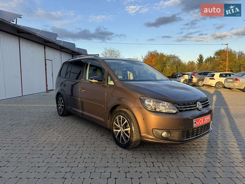Мінівен Volkswagen Touran 2011 в Коломиї