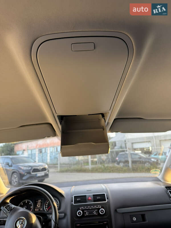 Мінівен Volkswagen Touran 2011 в Коломиї