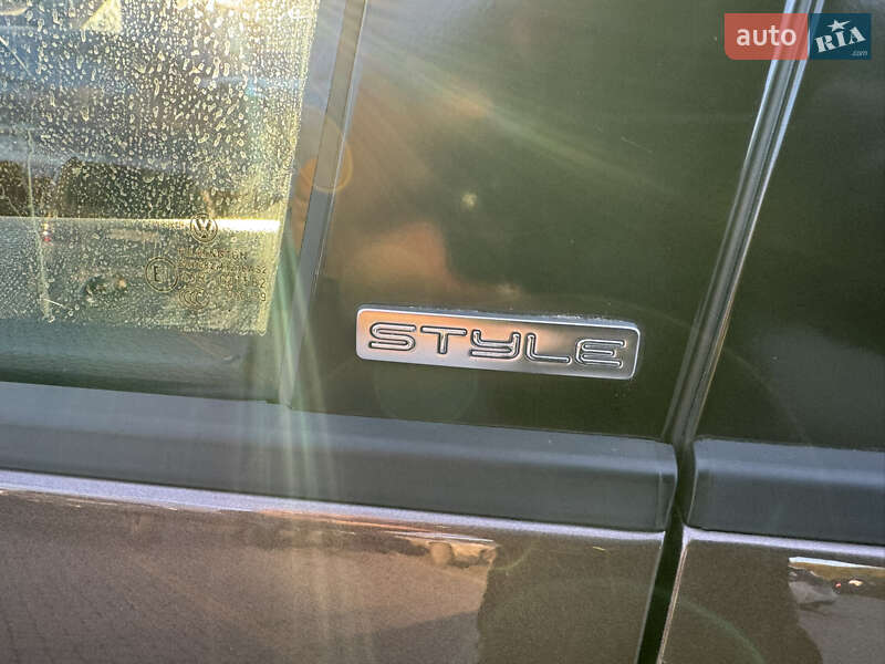 Мінівен Volkswagen Touran 2011 в Коломиї