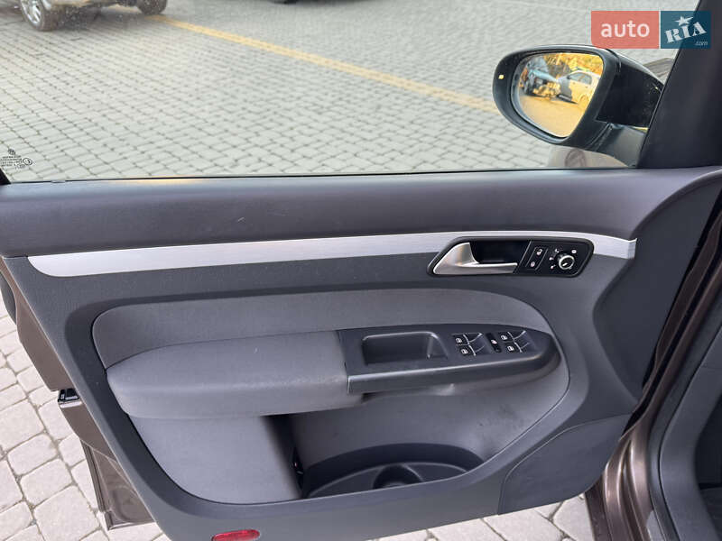 Мінівен Volkswagen Touran 2011 в Коломиї